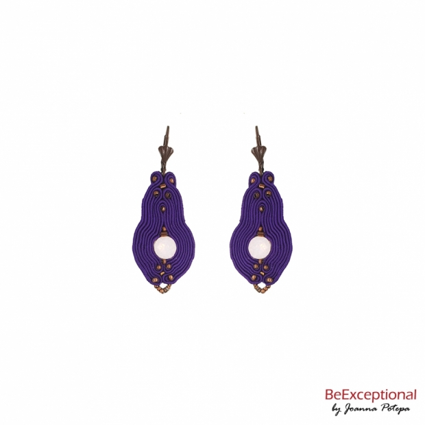 Hand embroidered earrings Forcas